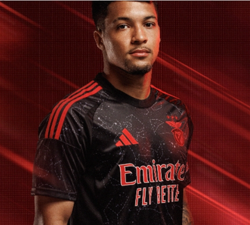SL Benfica 2024/25 (Extérieur)